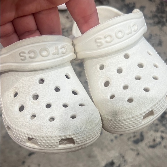 Toddler white crocs size 5 - Picture 9 of 9